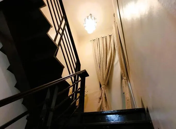 Isabel\'S Home